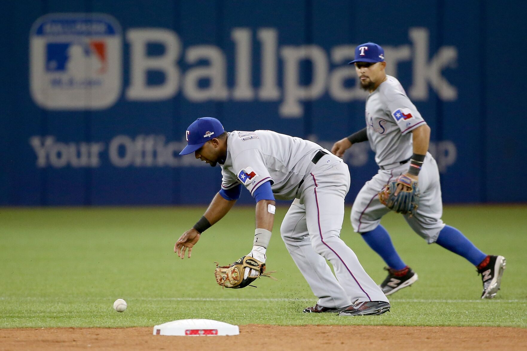 Elvis Andrus error.JPG